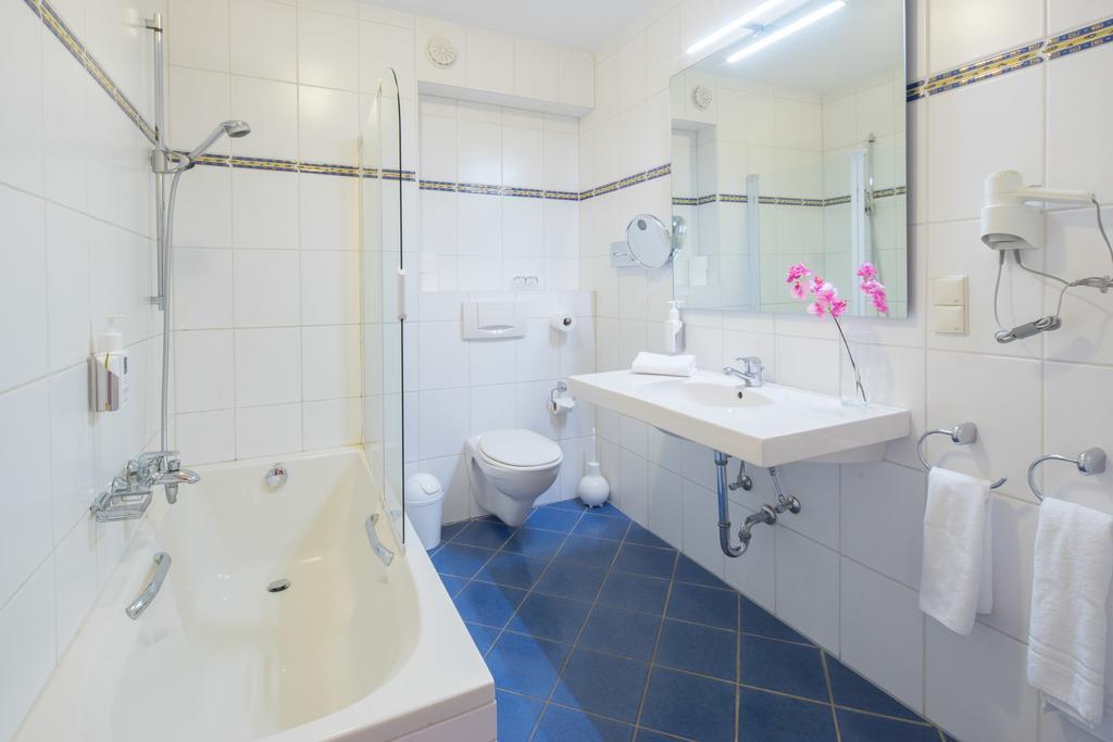 Parkhotel Emstaler Hoehe Bad Emstal Ngoại thất bức ảnh